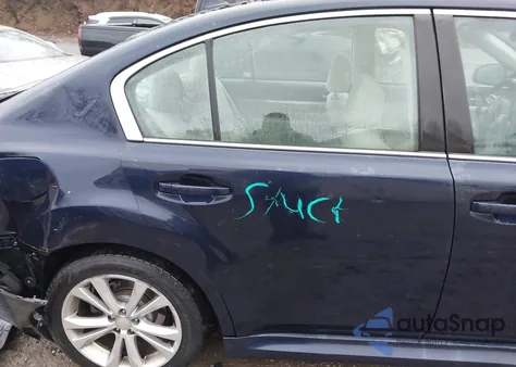 2014 Subaru Legacy 2.5I Premium z USA, uszkodzony, nr VIN 4S3BMCC6XE3021622